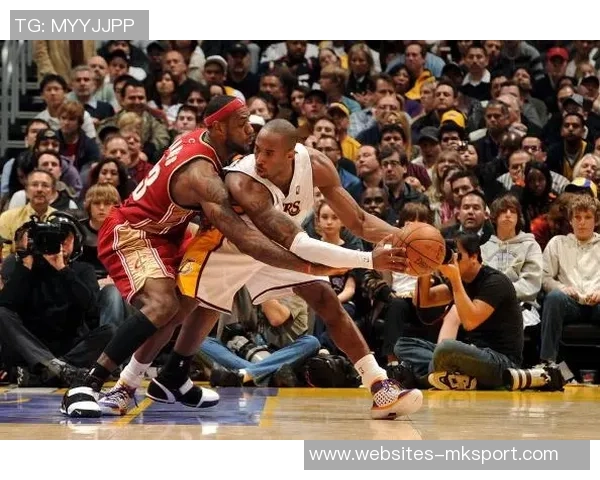 2021年湖人与骑士精彩对决回顾：篮球盛宴中的英雄与时刻